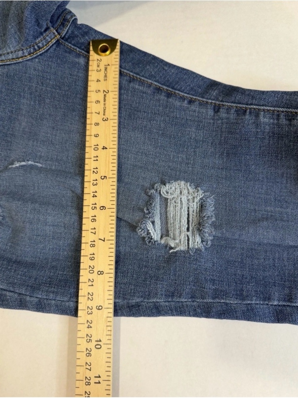 Levi’s 726 High Rise Flare Jeans Women’s Size 30 Distressed Stretch Medium Wash - Picture 10 of 12